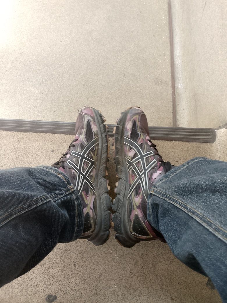 кросівки асікс Asics 39