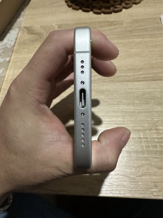 Iphone 16 white 128 gb ТОРГ