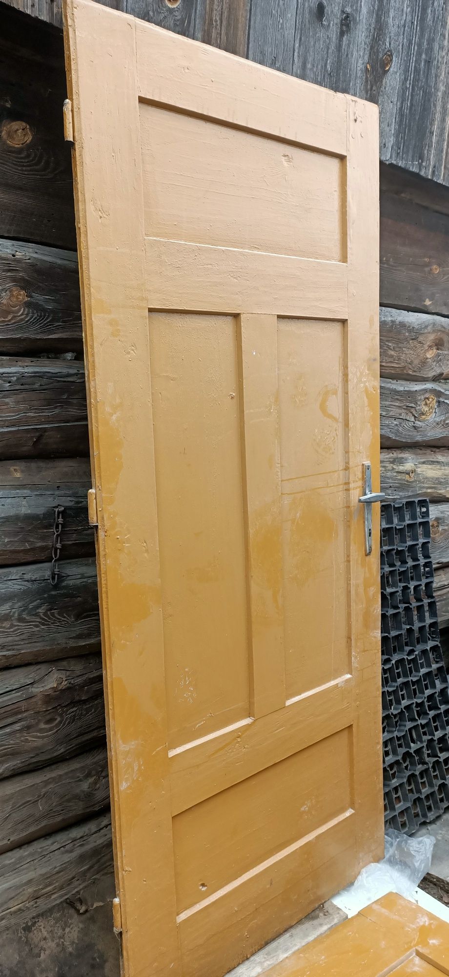 Stare drzwi do skansenu