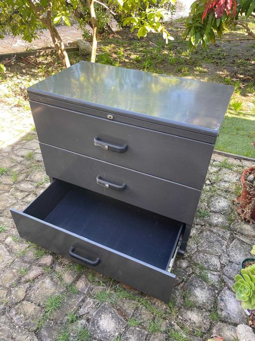Ficheiro metálicas, 3 gavetas multiuso, marca KEMEN, com rodas
