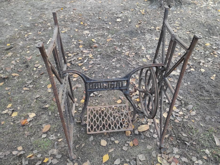 Станина швейної машини