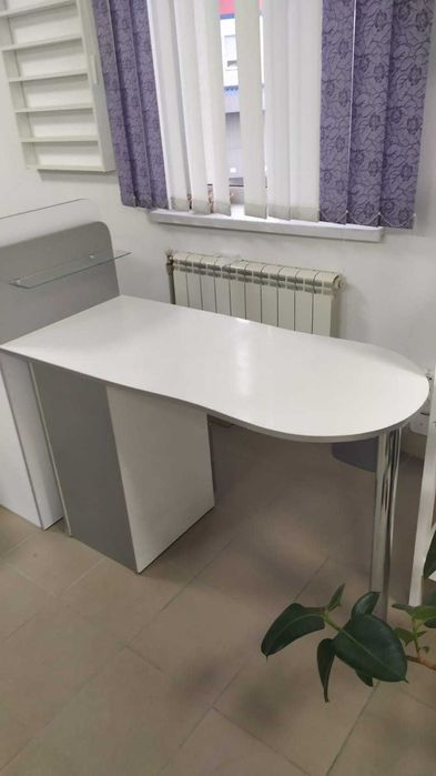 Манікюрний стіл , стол майстра манікюру