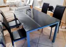 Mesa de jantar com cadeiras