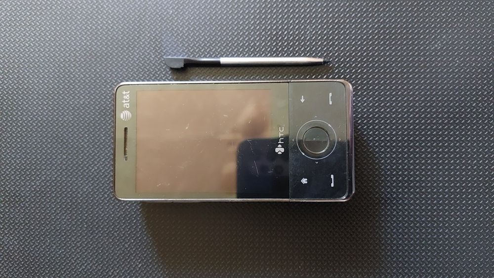 Смартфон HTC Touch Pro P4600