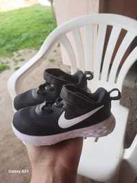 Buty nike dla chłopca 23.5