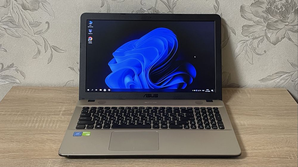 Ноутбук Asus VivoBook X541N / 4 ядра / Nvidia GeForce 810M 2 GB / SSD