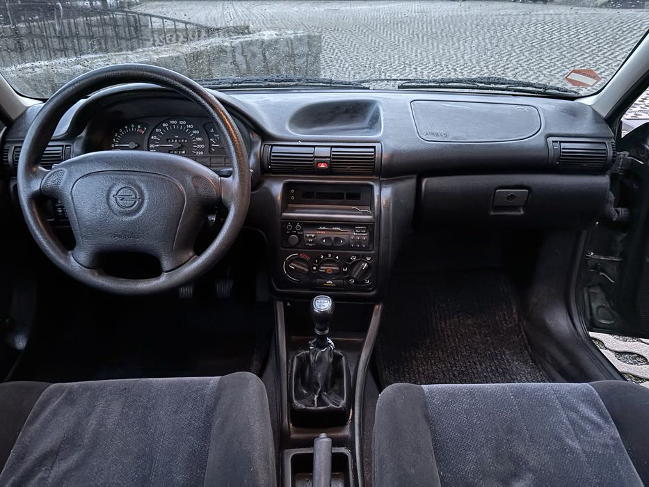 Opel Astra 1,6 ben , jeden wlasciciel z Niemiec