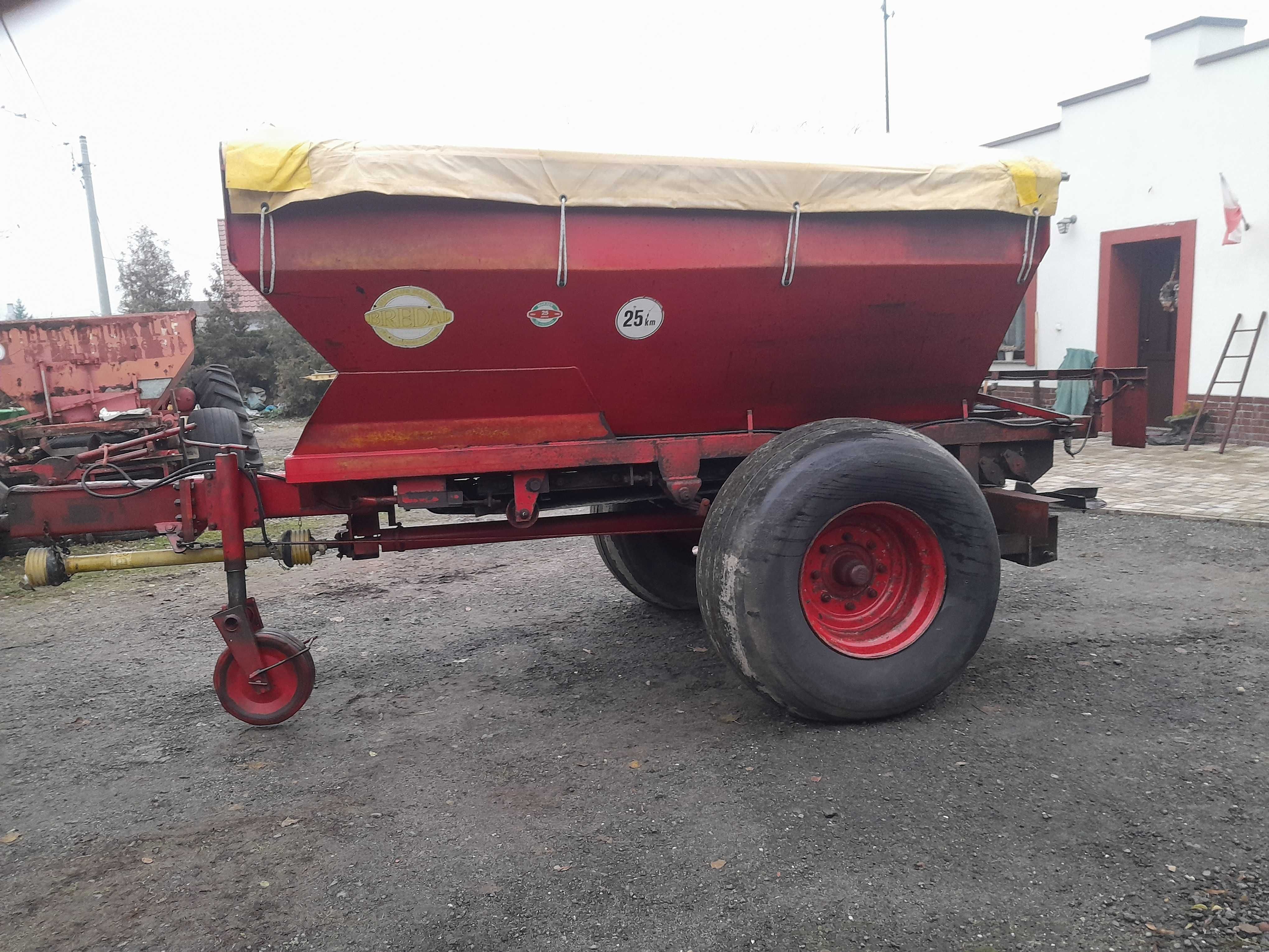 Rozsiewacz wapna Bredal 8 ton