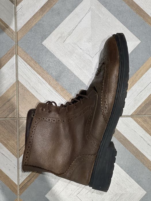 Класичні шкіряні черевики (броги)
