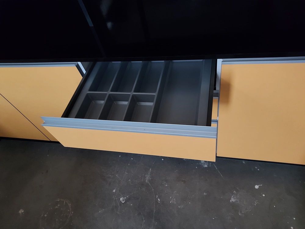 Cozinhas NOVAS com três opções de acabamento *Fabricante*