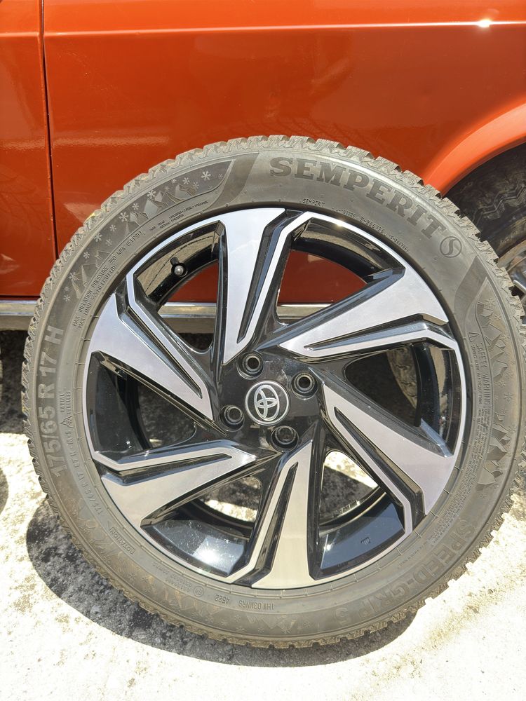 Jantes 17 Toyota Aygo X originais novas c/pneus