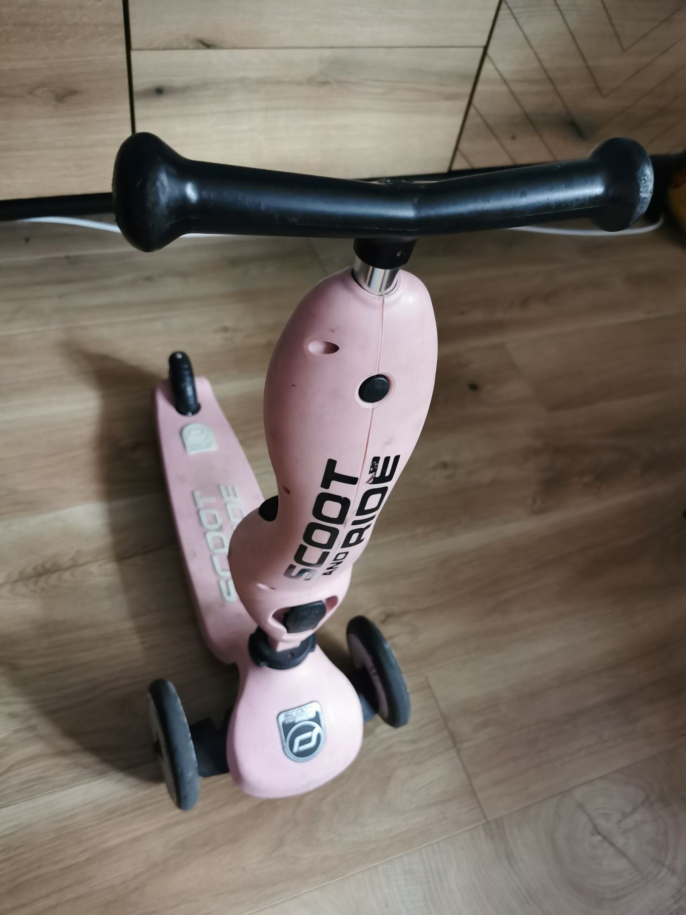 Jeździk scoot and ride
