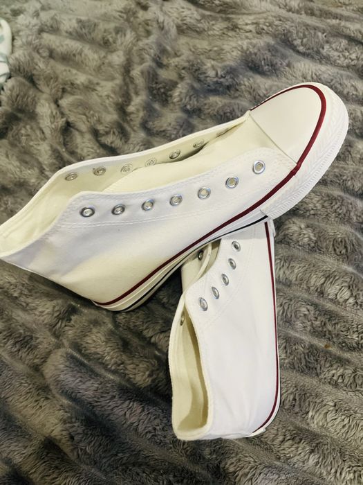 Ténis Brancos Novos