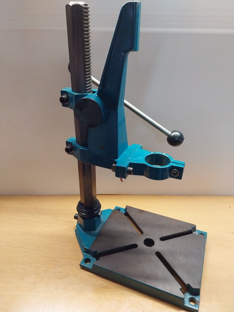 Suporte para berbequim vertical Black & Decker