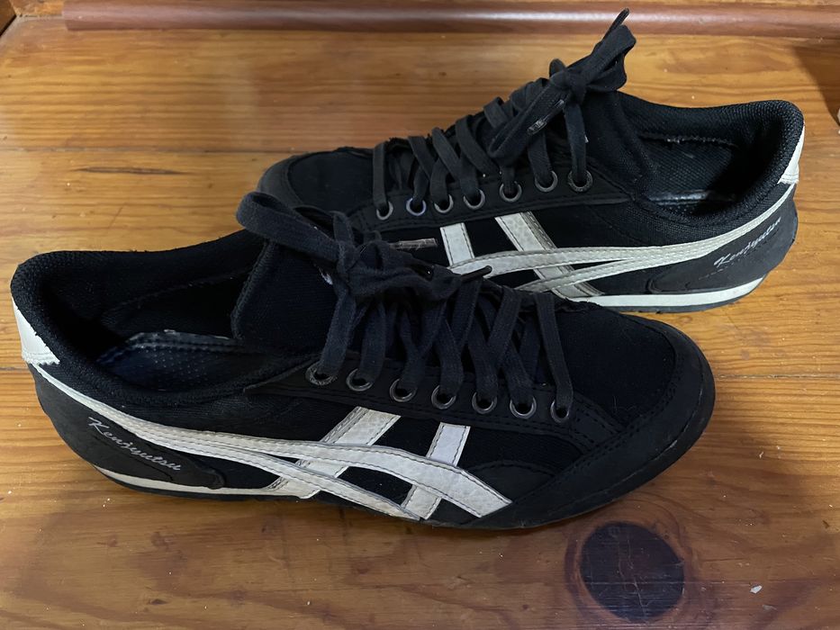 Asics - pretos - tamanho 40