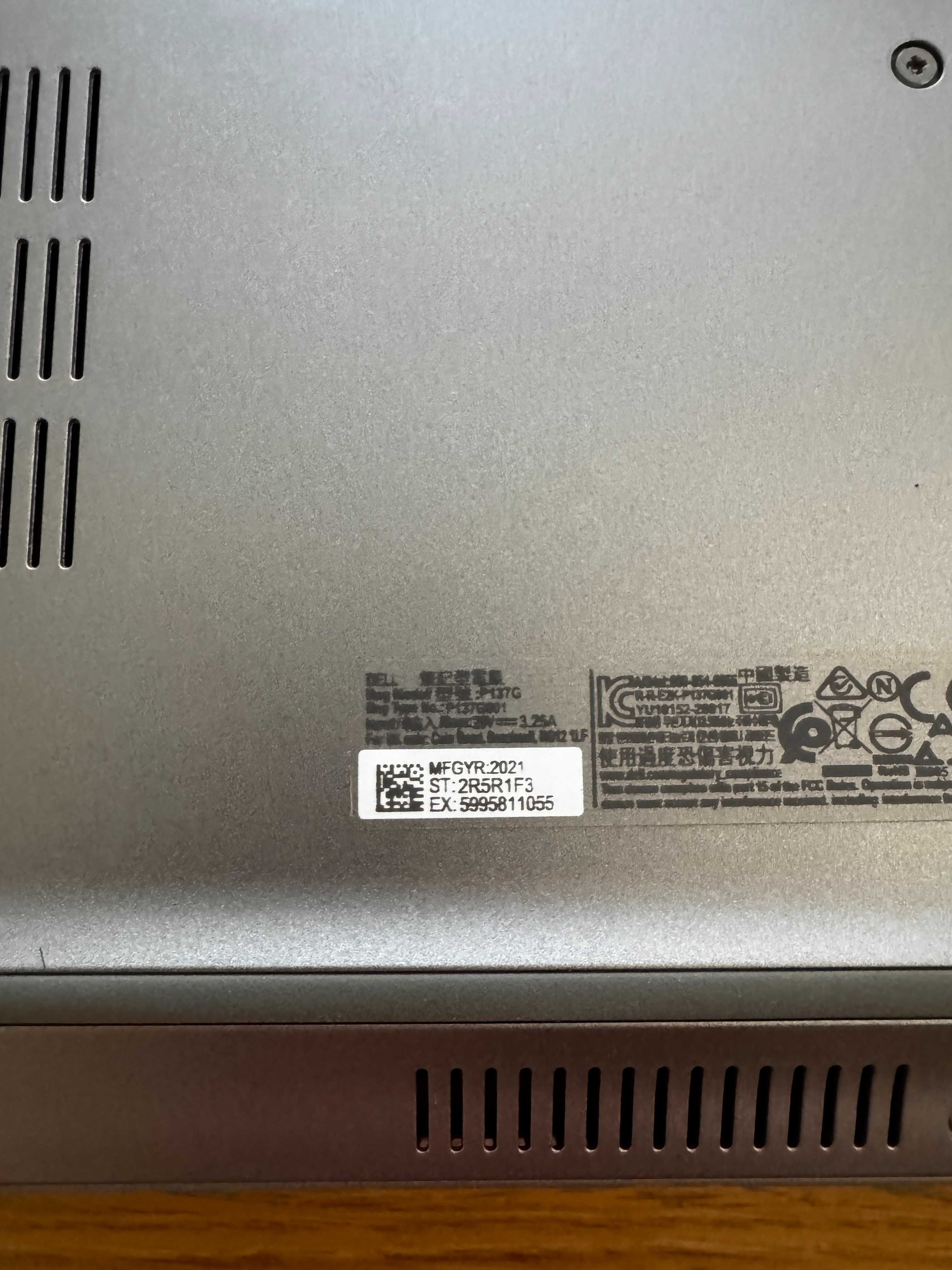 Laptop Dell Latitude 5420/i7-1185G7/8GB DDR4 2400 MHz/256GB SSD M.2