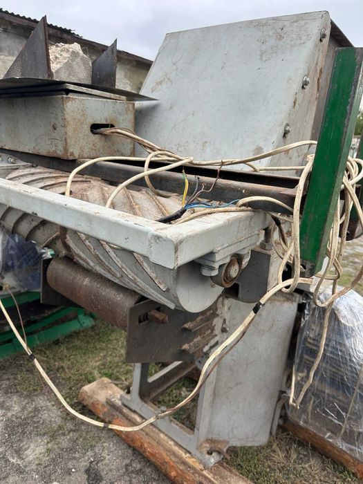 станок окоровочний дебаркер окоровувач для бревен и обзела окорователь