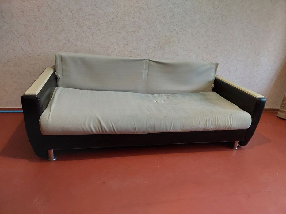Диван  безкоштовно б/у