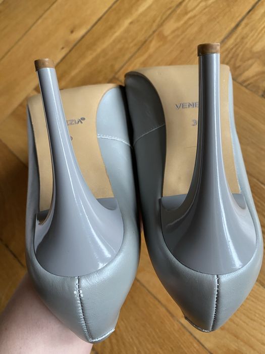 Czółenka na szpilce Venezia r. 39