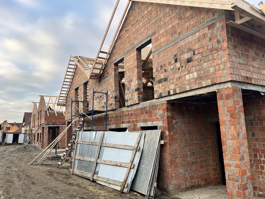 Продається будинок-дуплекс на Мальованці - 10 хвилин від Центру