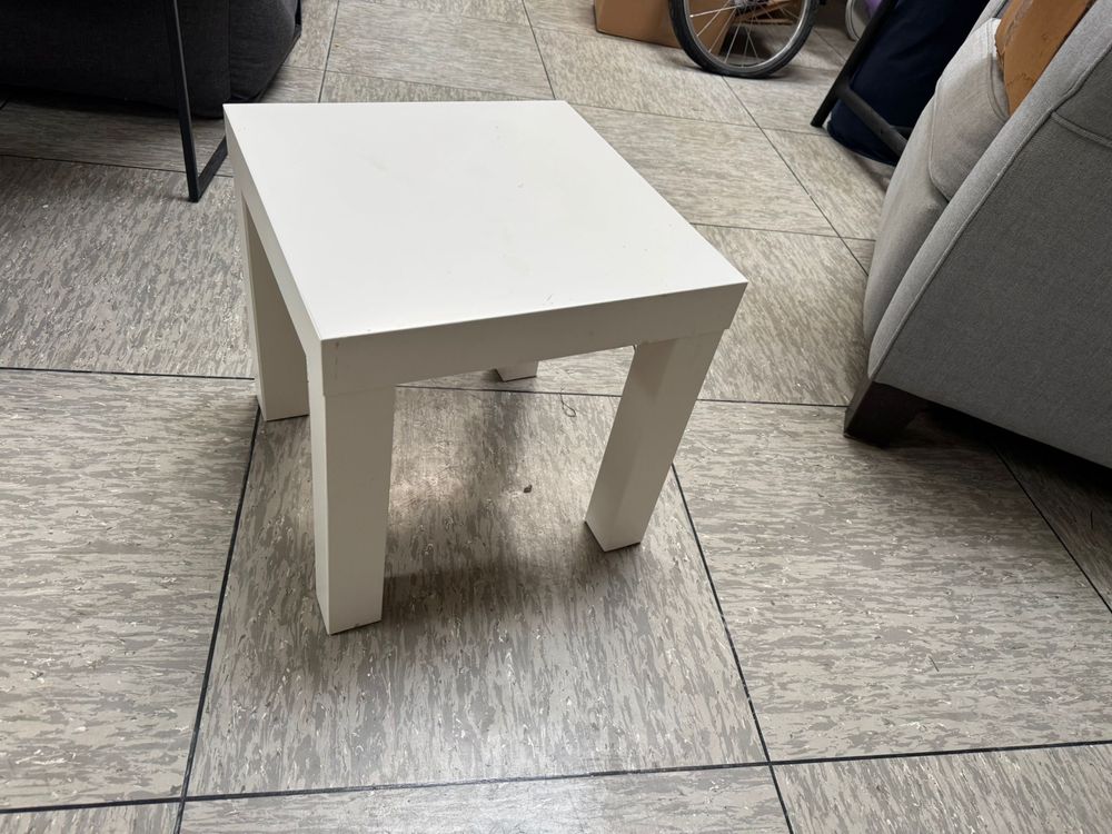 Stolik kawowy / pomocniczy biały – Ikea Lack