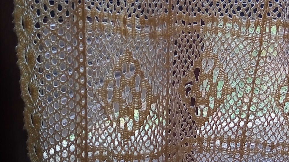 Cortinas novas em crochet entre outras