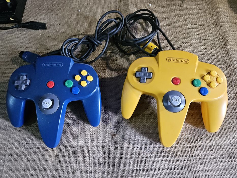 Dois comandos Nintendo 64