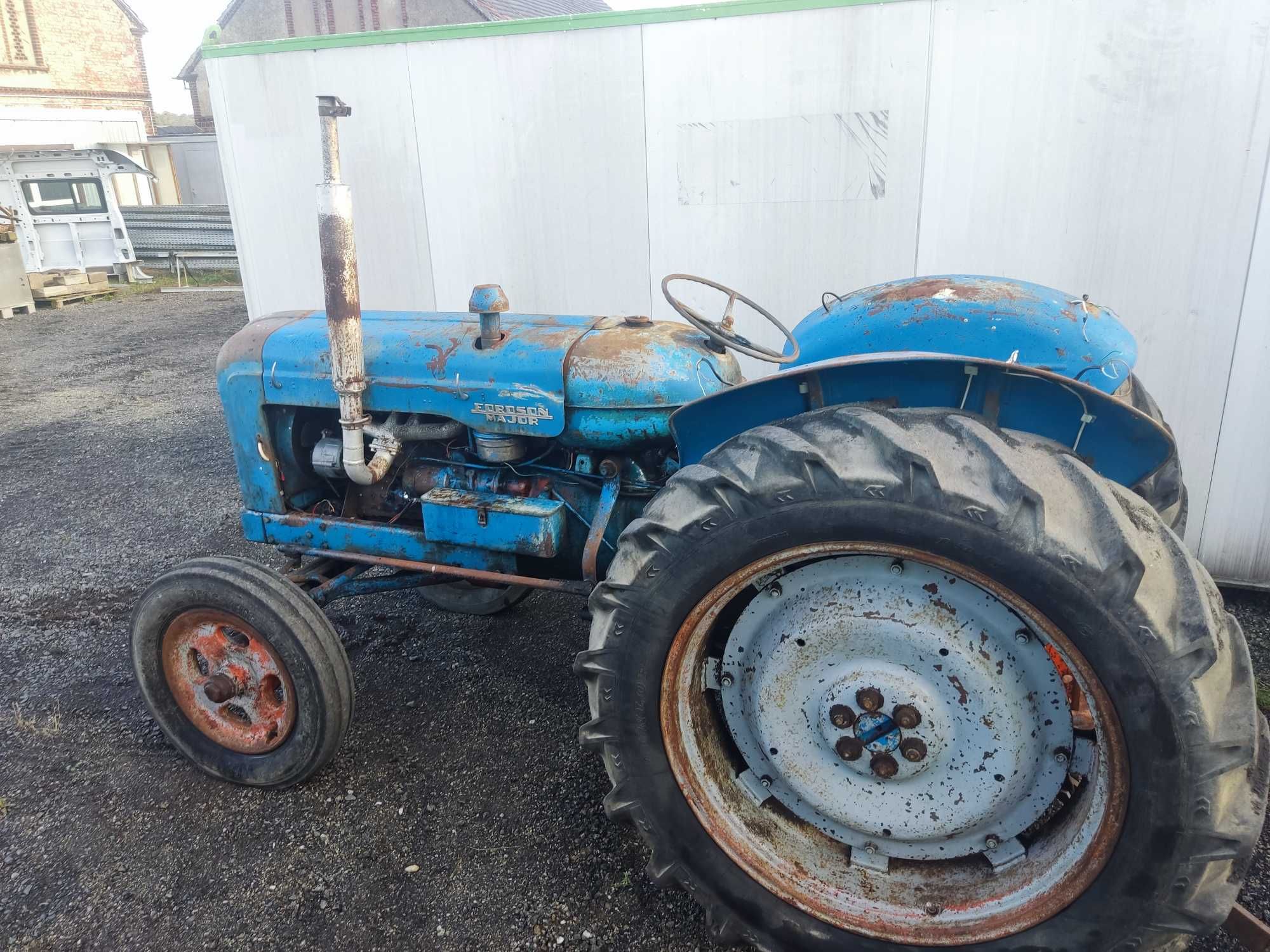 traktor zabytek fordson major 1976  sprawny do zarejestrowania