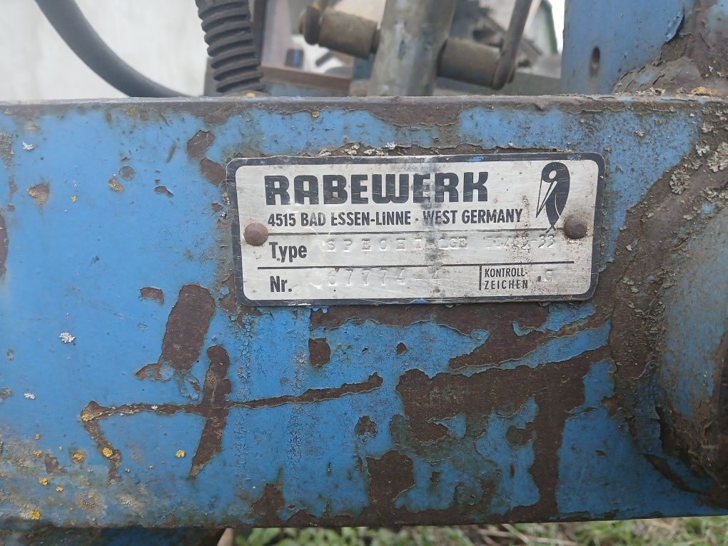 Продам плуг оборотний
