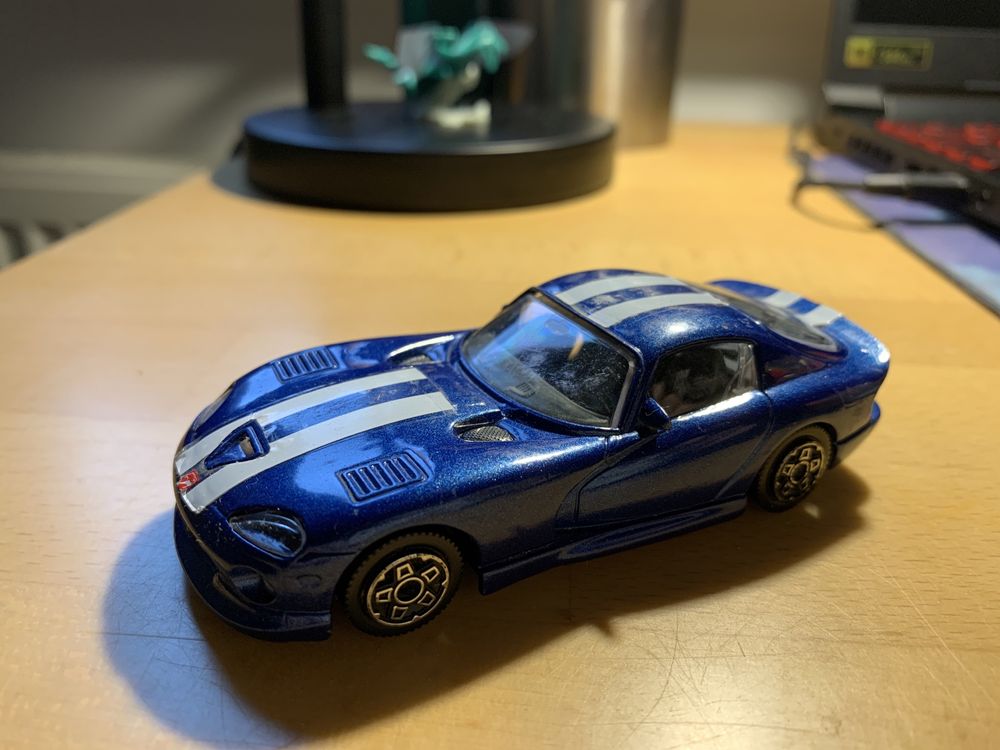 Модель Burago dodge viper gts coupe 1/43