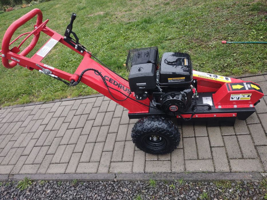Frez do po pni spalinowy Cedrus, wynajem oraz usługa.