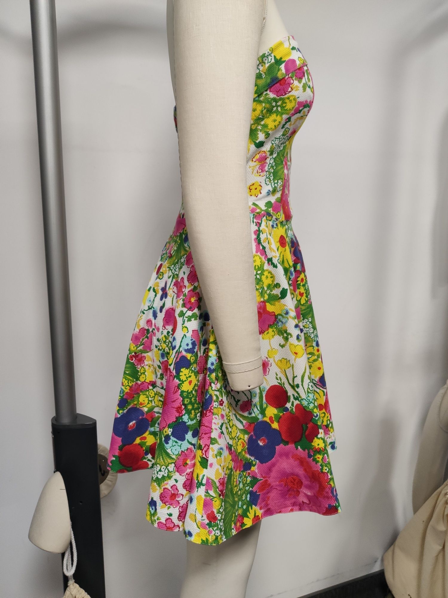 Sukienka w kwiaty Topshop 36 S
