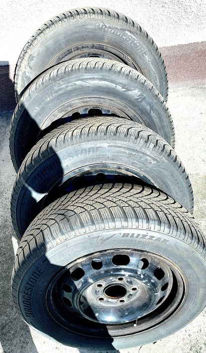 Koła na stalowej feldze 5x114,3 195/65 R15 Bridgestone Blizzak LM005