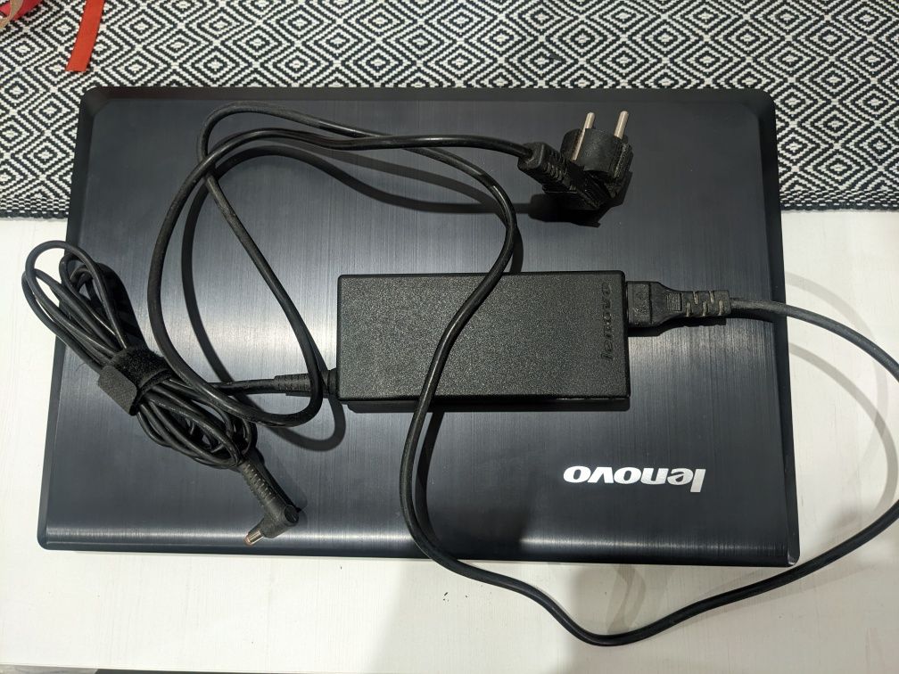 Laptop Lenovo Y580 (uszkodzony)