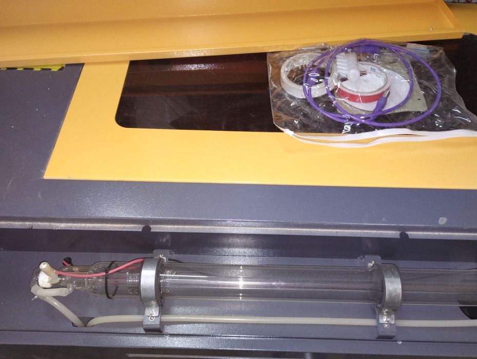 Продам лазерний станок СО2