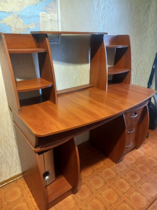 Стол компьютерный