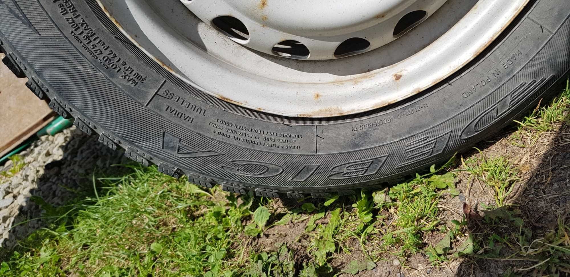 Opony zimowe  Dębica 175/70 r15 2szt