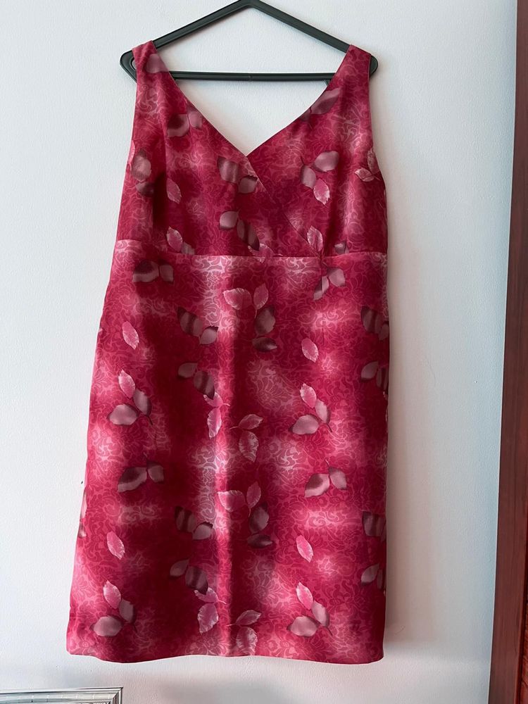 Vestido de cerimónia de senhora tam XL como novo forrado
