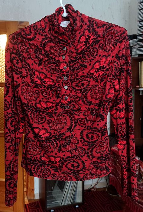 Продаётся женская блузка