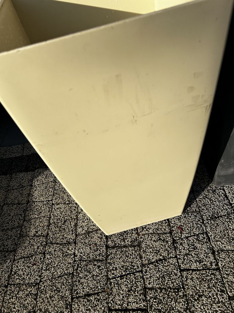 Donice/osłony Elho Milano