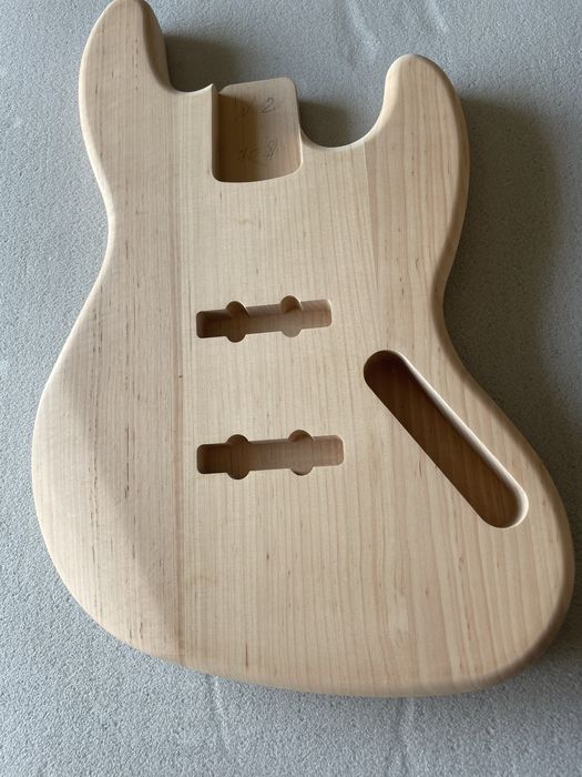 Дека  для бас гітари jazz bass вільха