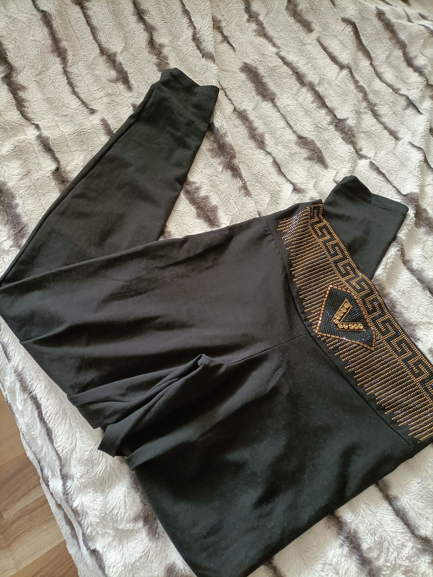 Czarne legginsy na szerokim pasie