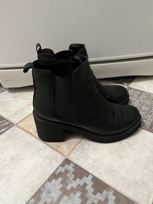 Жіночі челсі шкіряні