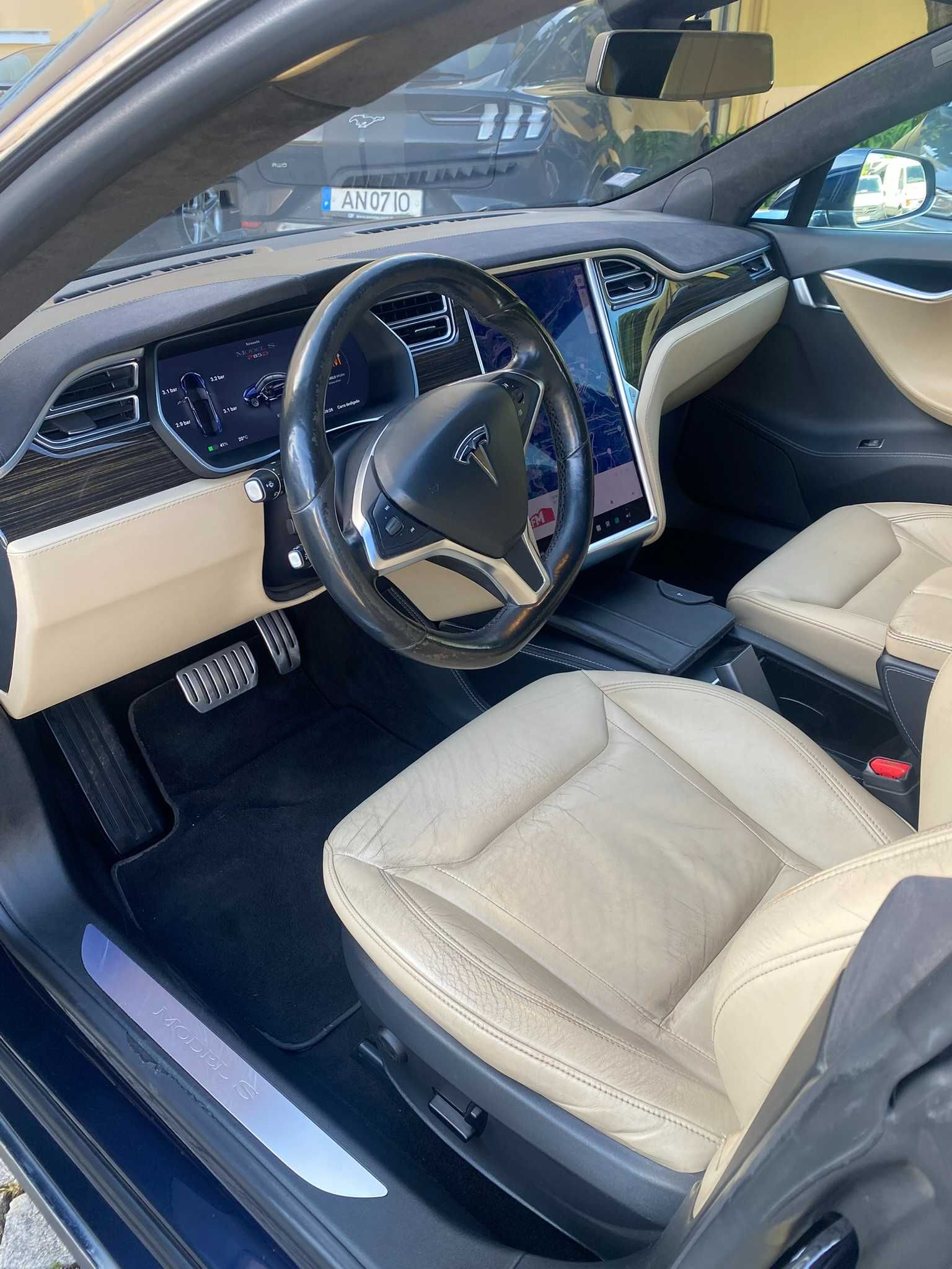 Tesla S P85D carregamentos gratuitos vitalícios SUC (código SC 01)
