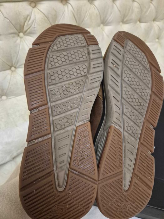 Комфортні кросівки Skechers Benago-Treno Америка