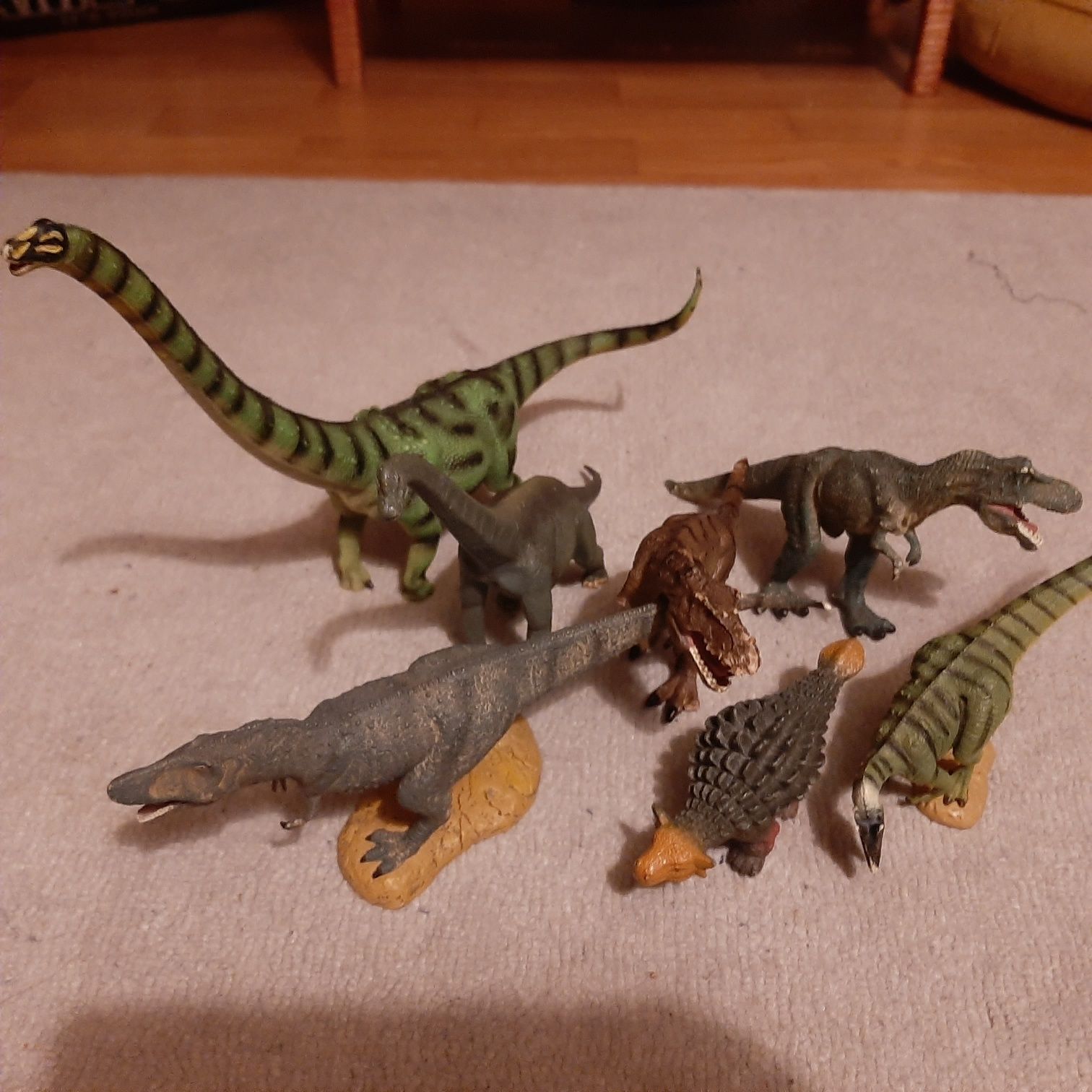 Dla fana dinozaurów figurki, książki