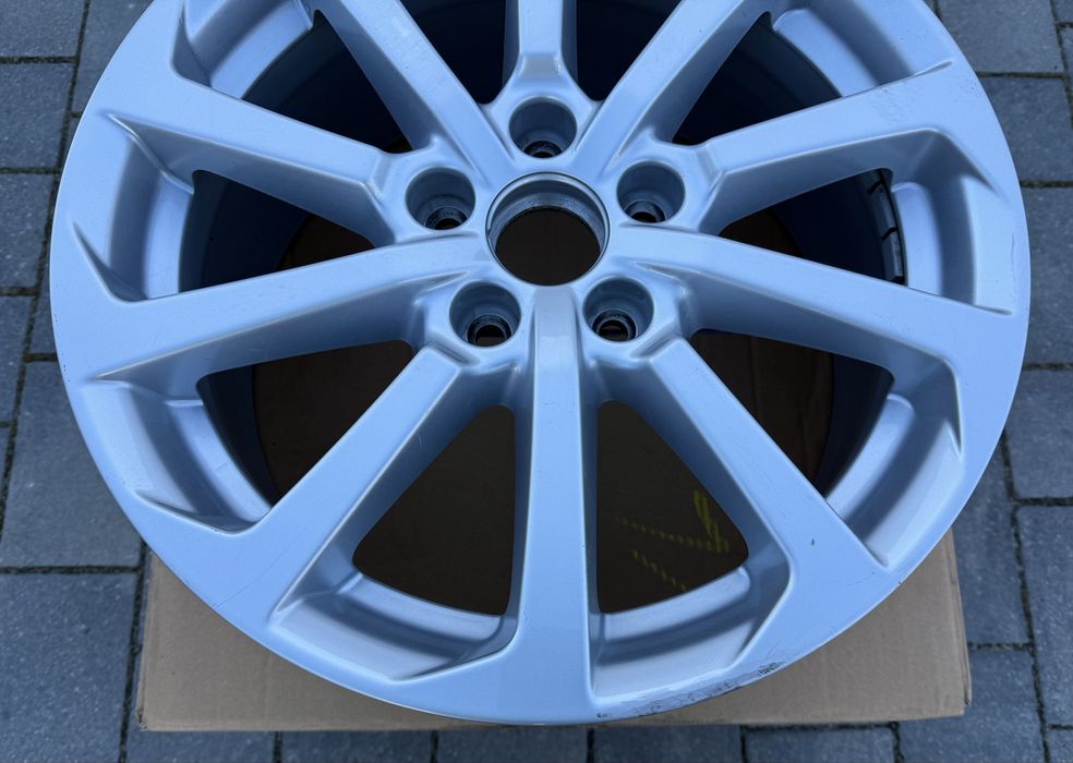 Oryginalna Felga Audi A3 17" 7.5J ET51 5X112 8V0