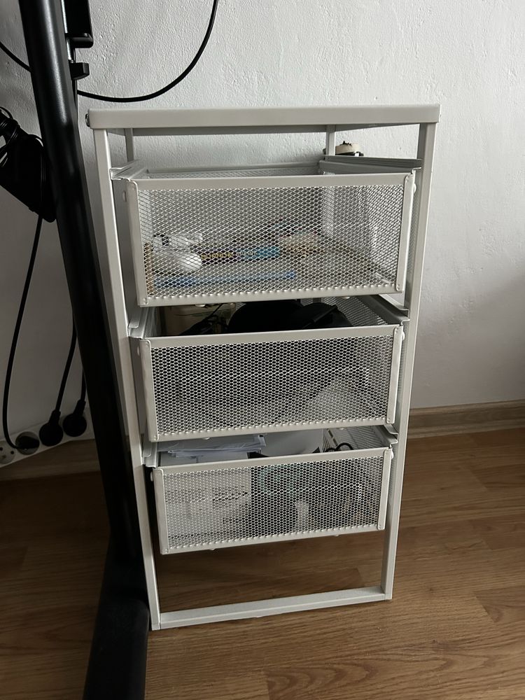 Szafka z trzema szyfladami metalowa z ikei