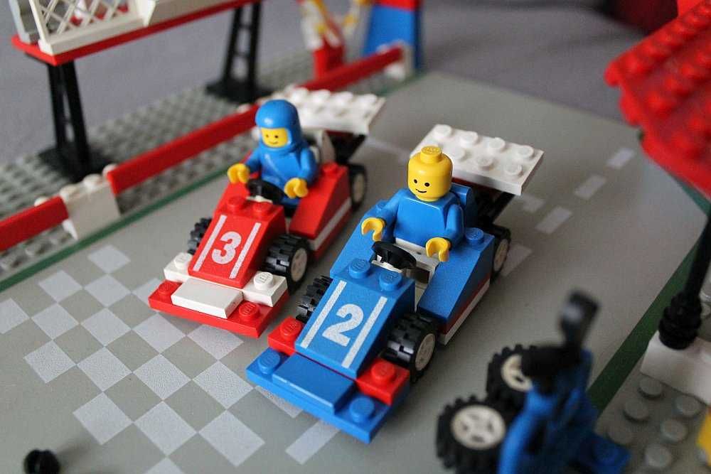 LEGO LEGOLAND 6381 tor wyścigowy z 1987 roku