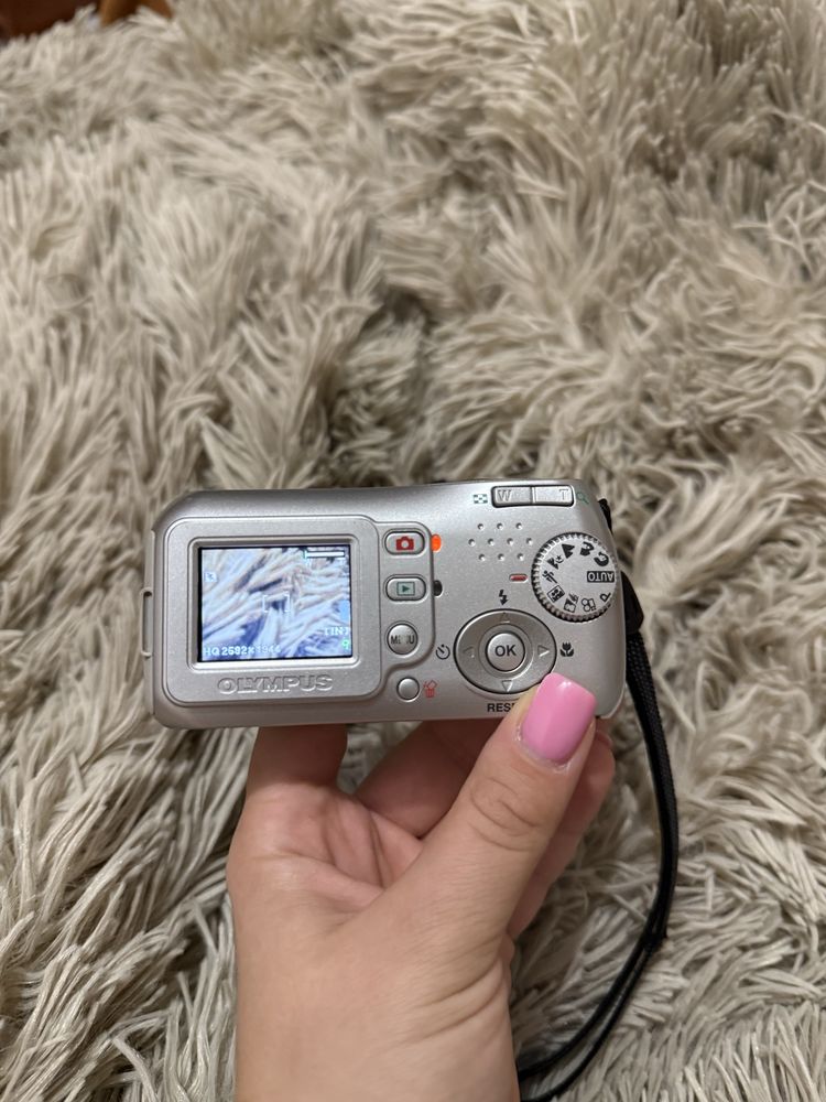 Фотоапарат OLYMPUS